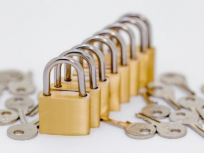 Jeden klucz do wielu zamków – czy to bezpieczne rozwiązanie?